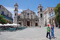 
The Catedral de San Crist�bal de la Habana, overlooking the Plaza de la Catedral in Old Havana Vieja, was built between 1748 and 1777 and is dominated by two unequal towers and framed by a baroque facade.
